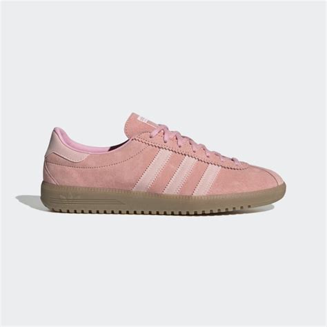 adidas pink bermuda.